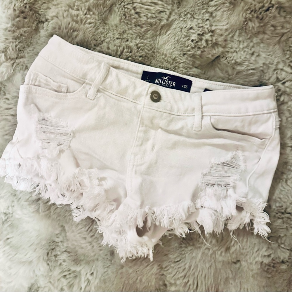 Hollister Women's Frayed White Jean Shorts size 1  W25 EUC